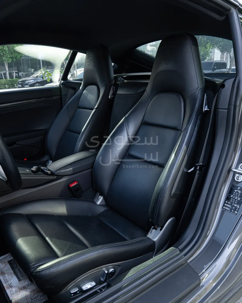 2021 Porsche 718 Cayman