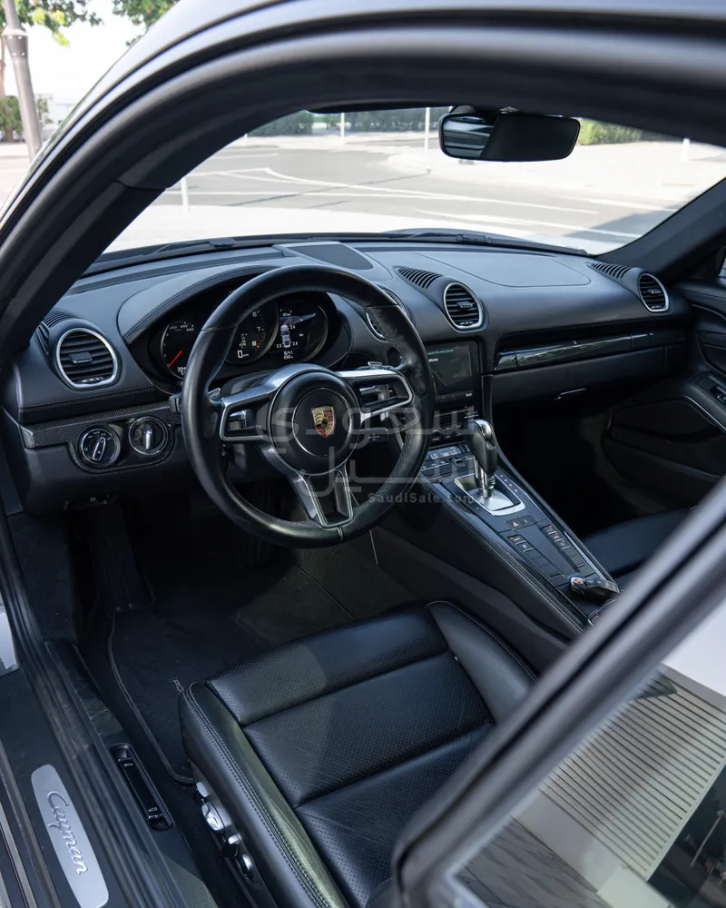 2021 Porsche 718 Cayman