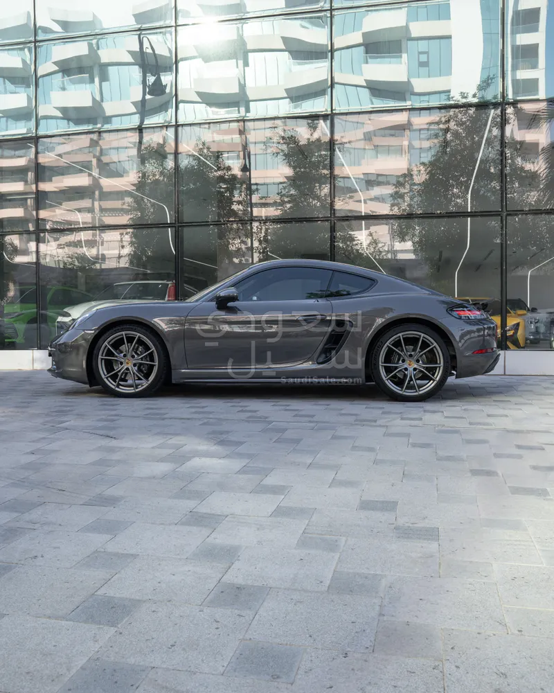 2021 Porsche 718 Cayman