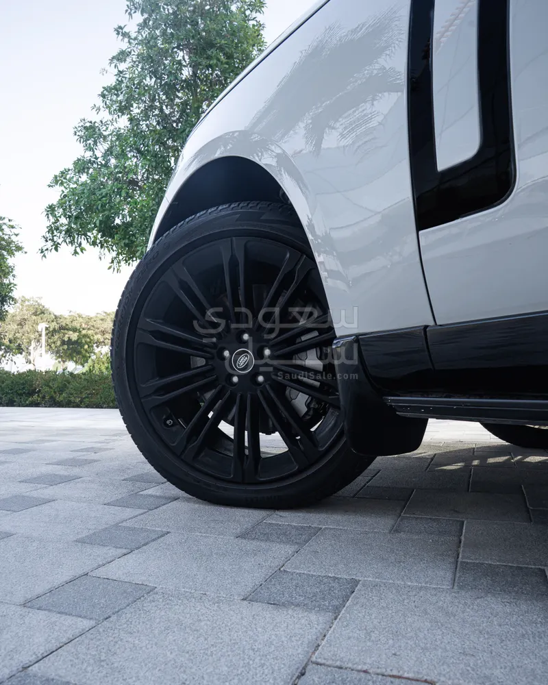 2023 Land Rover Range Rover Black Edition