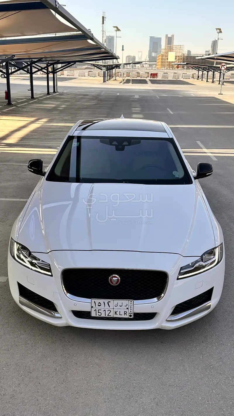 2020 جاكوار اكس اف اس