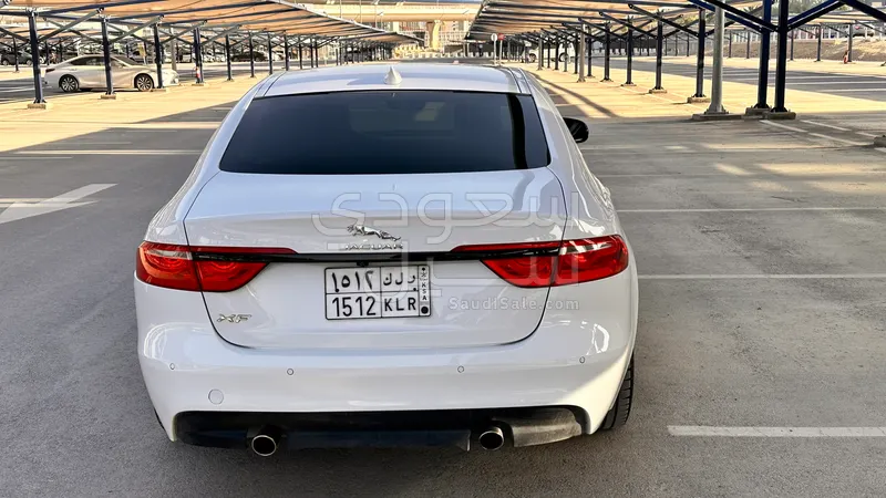 2020 جاكوار اكس اف اس