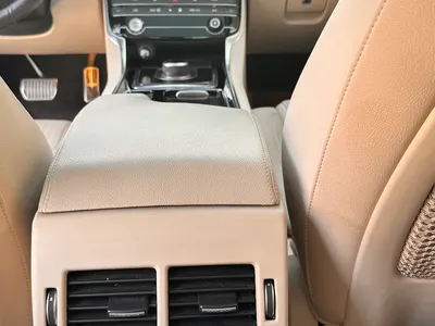 2020 جاكوار اكس اف اس