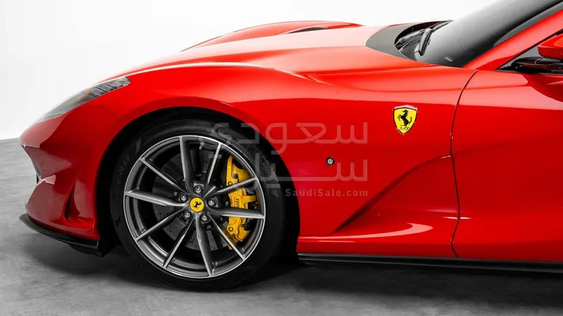 2021 فيراري 812 جي تي اس