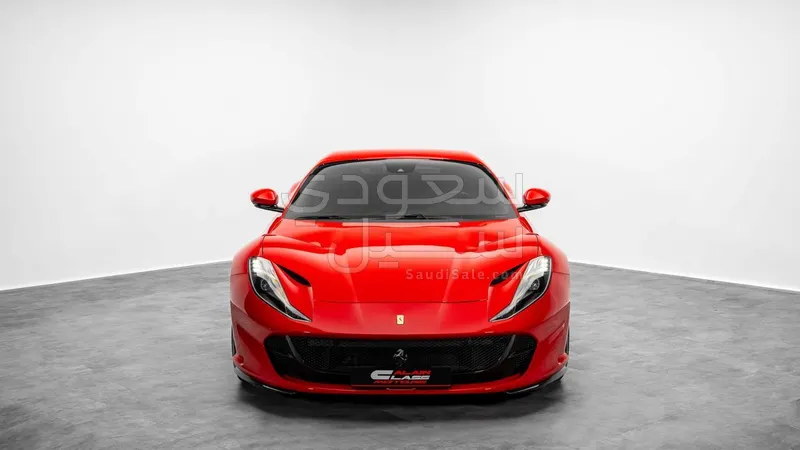 2021 فيراري 812 جي تي اس