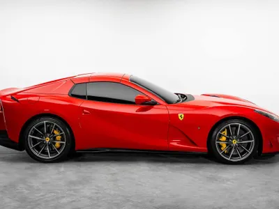 2021 فيراري 812 جي تي اس