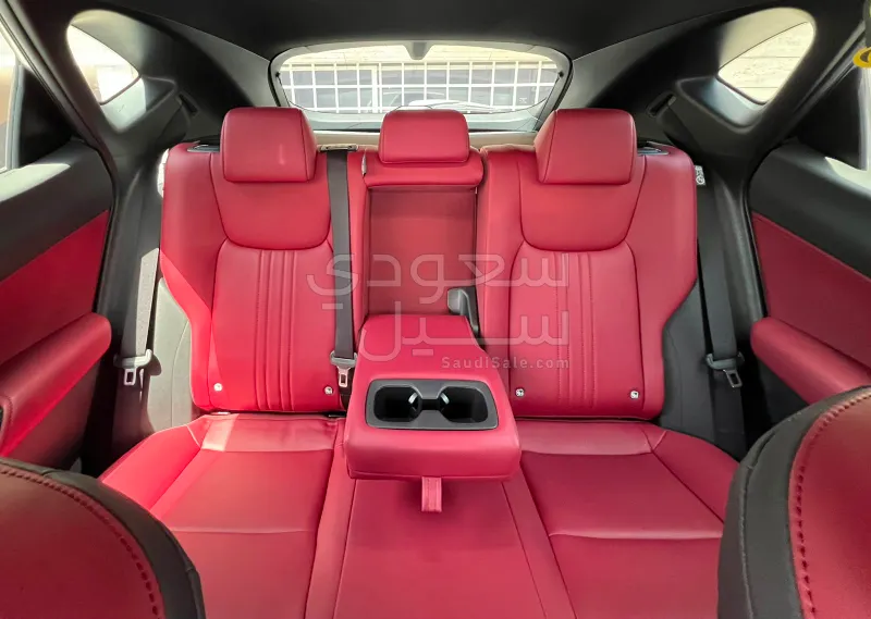 2025 لكزس إن إكس 350