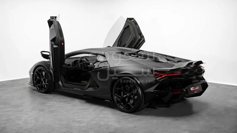 2025 Lamborghini Revuelto