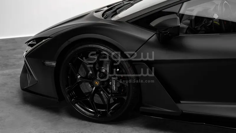 2025 Lamborghini Revuelto