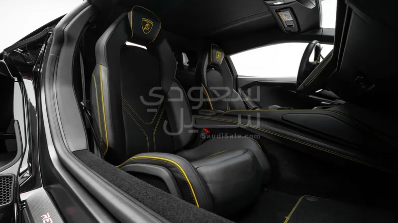 2025 Lamborghini Revuelto