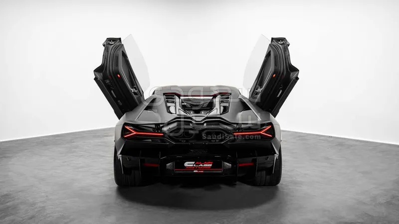 2025 Lamborghini Revuelto