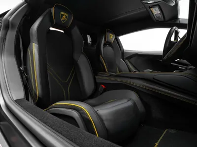 2025 Lamborghini Revuelto