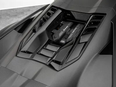 2025 Lamborghini Revuelto
