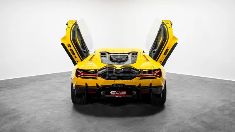 2024 Lamborghini Revuelto