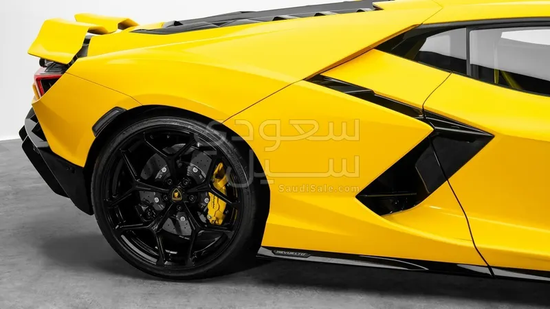 2024 Lamborghini Revuelto