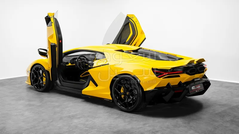 2024 Lamborghini Revuelto