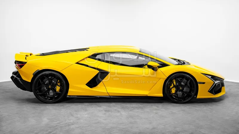 2024 Lamborghini Revuelto