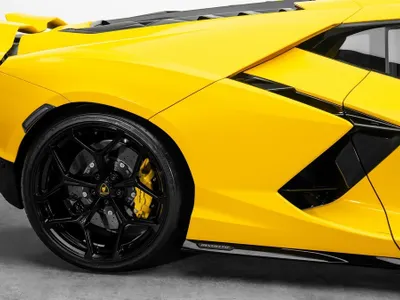 2024 Lamborghini Revuelto
