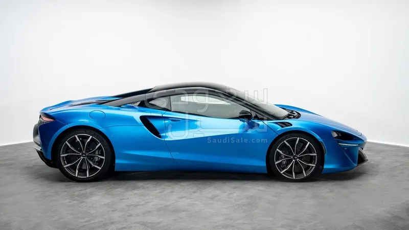 2023 McLaren Artura
