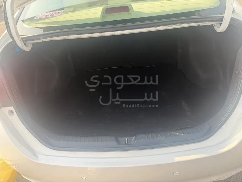 2021 تويوتا ياريس