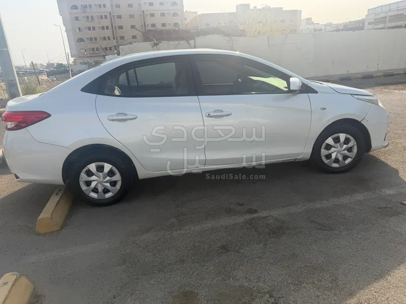 2021 تويوتا ياريس