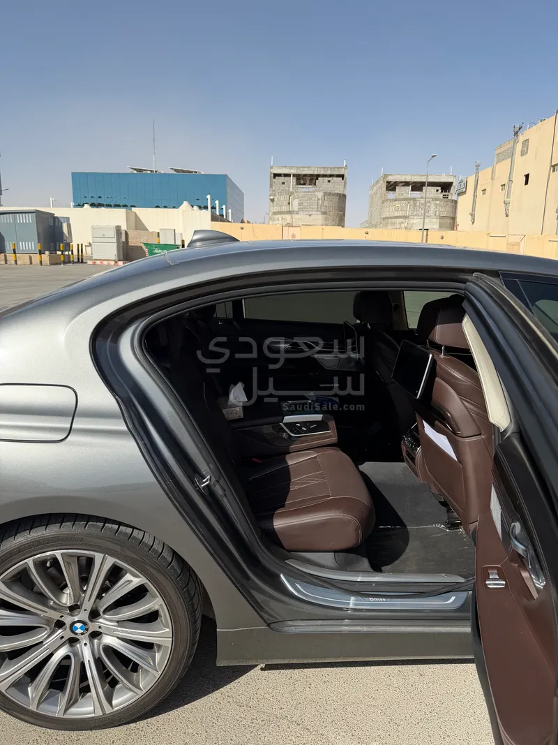 2016 بي ام دبليو الفئة السابعة 750 إل أي