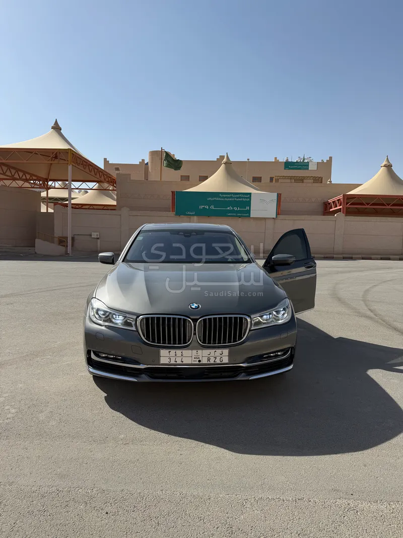 2016 بي ام دبليو الفئة السابعة 750 إل أي