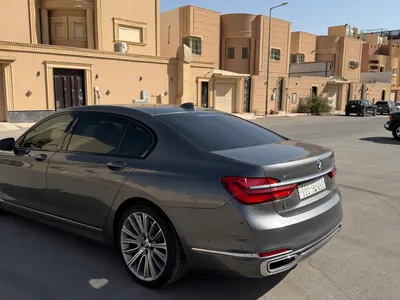 2016 بي ام دبليو الفئة السابعة 750 إل أي