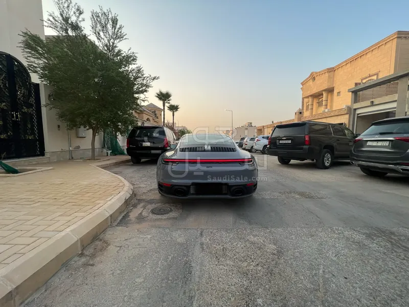 2024 بورش 911 كاريرا اس