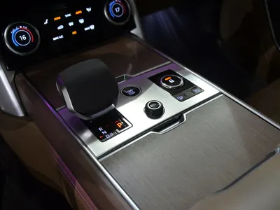 2023 لاند روفر رينج روفر اتش اس اي