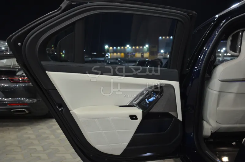 2023 بي ام دبليو الفئة السابعة 735أي
