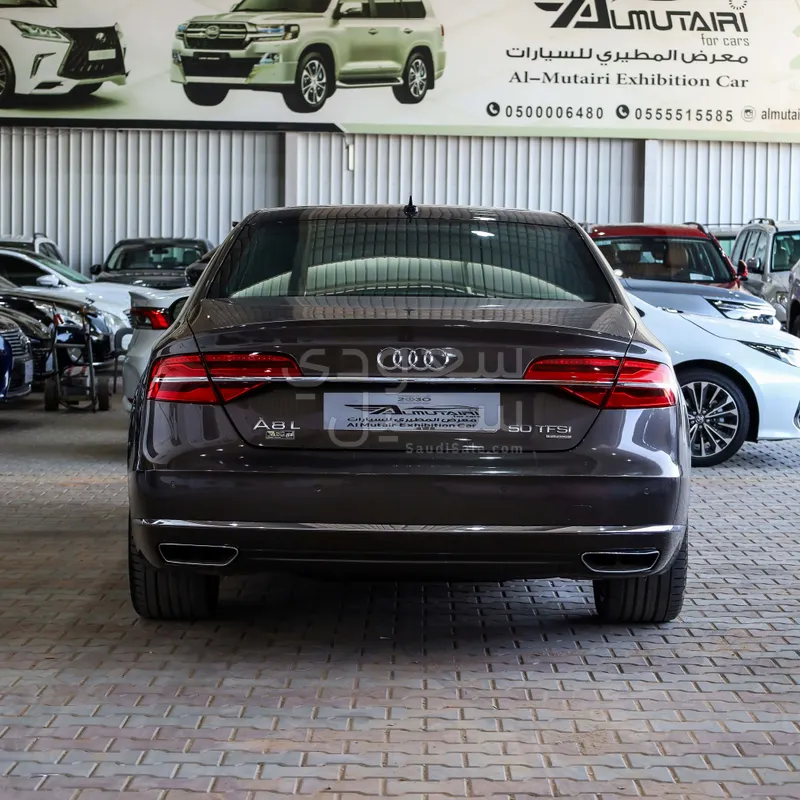2015 اودي اي 8 ال 50 تي اف اس اي