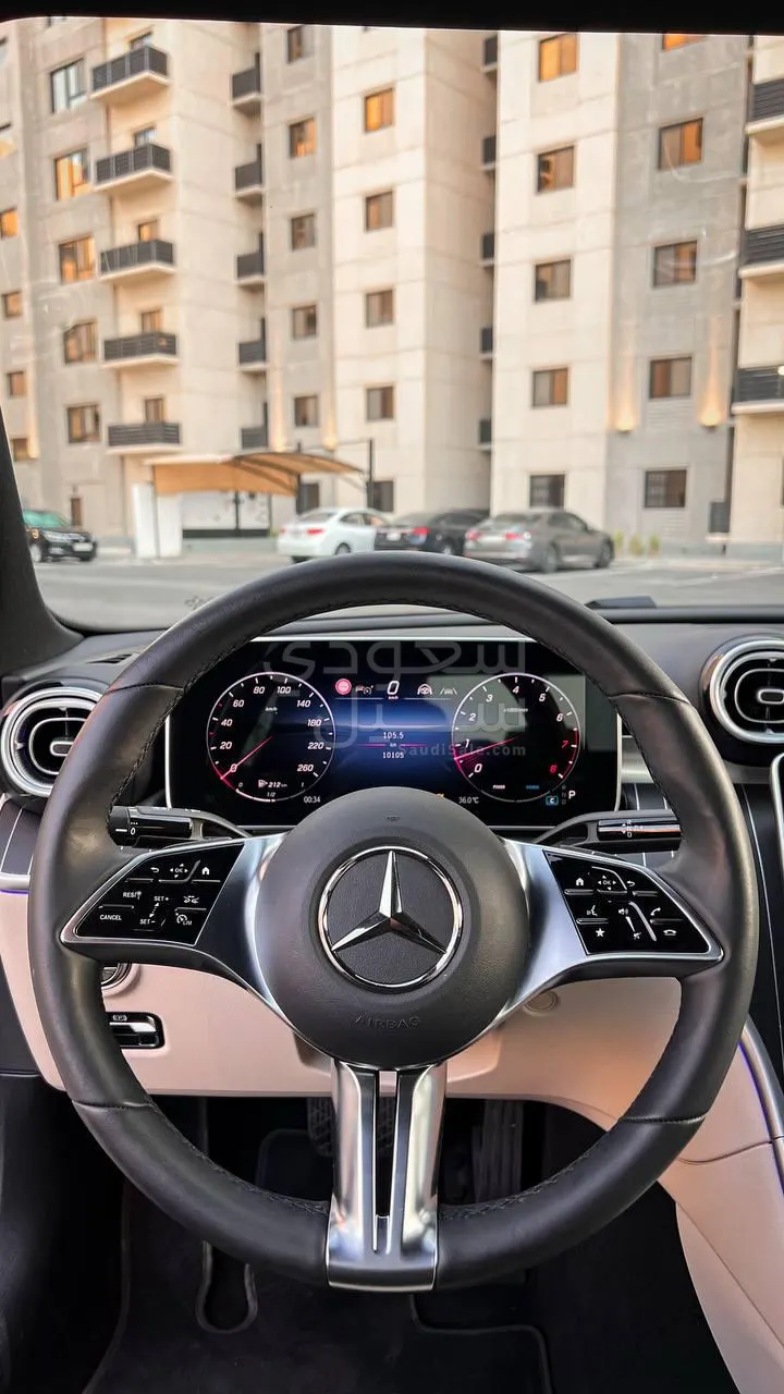 2025 مرسيدس - بنز سي 200