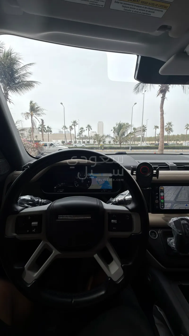 2020 لاند روفر ديفيندر 110