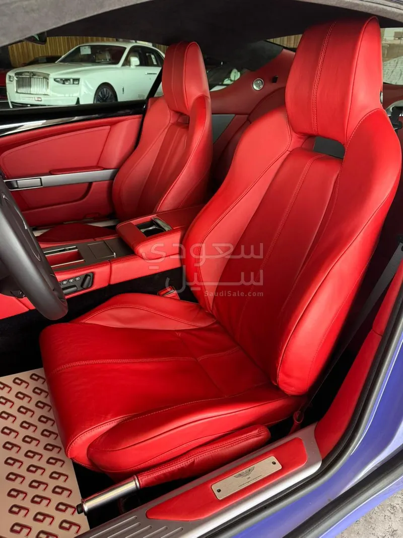 2009 استون مارتن دي بي 9
