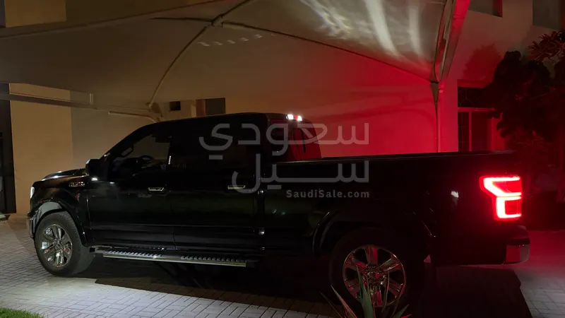 2019 فورد اف 150 لاريات