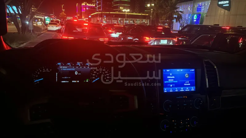 2019 فورد اف 150 لاريات