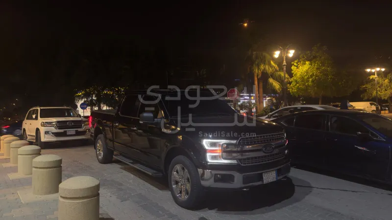 2019 فورد اف 150 لاريات