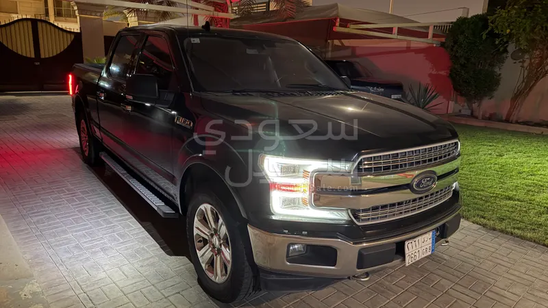 2019 فورد اف 150 لاريات