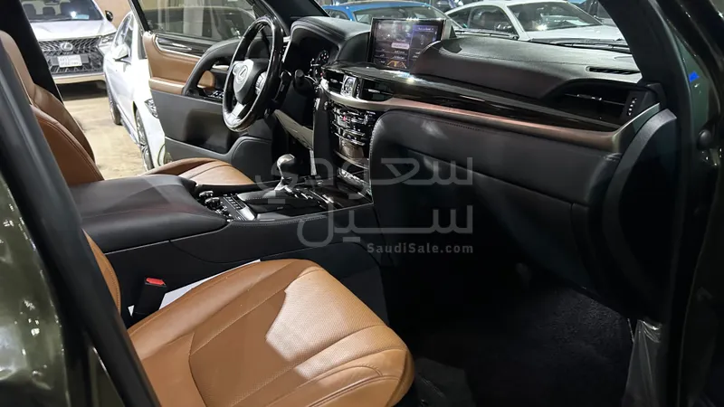 2021 لكزس إل إكس 570 اس