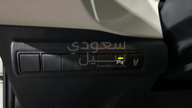 2025 تويوتا كورولا