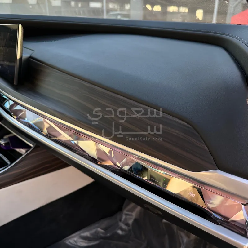 2024 بي ام دبليو الفئة السابعة 735أي