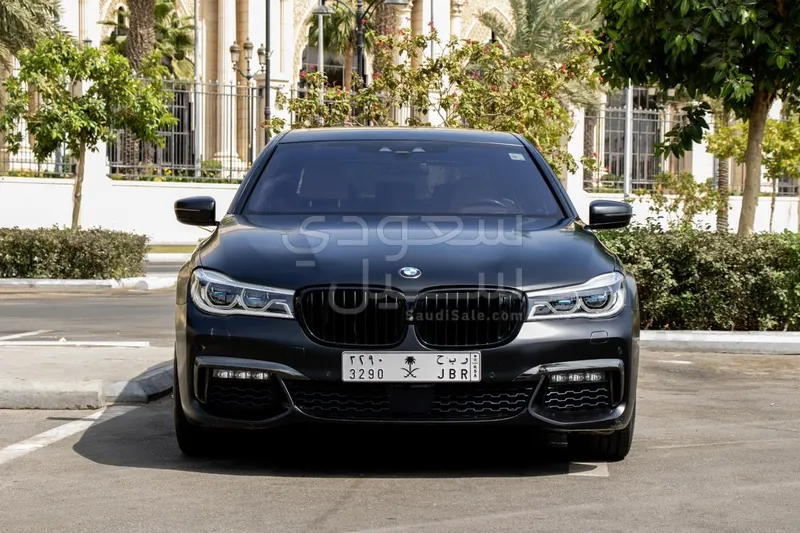 2016 بي ام دبليو الفئة السابعة 750 إل أي