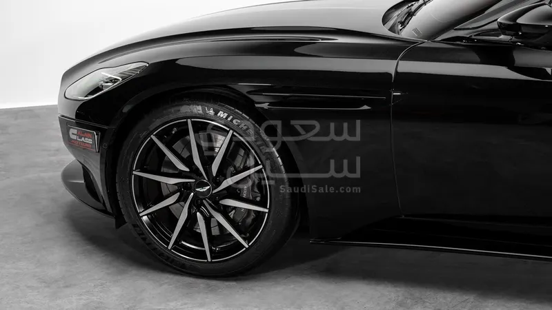 2020 استون مارتن دي بي 11