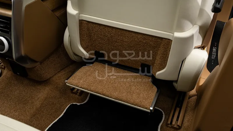 2024 لاند روفر رينج روفر اس في اوتوبيوغرافي