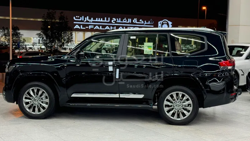 2026 تويوتا لاند كروزر جي اكس ار4