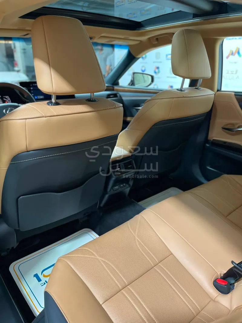 2025 لكزس إي إس 350 دي دي