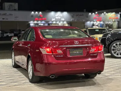 2011 لكزس إي إس 350