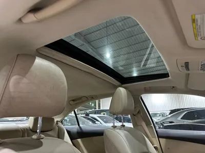 2011 لكزس إي إس 350