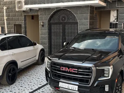 2023 جي ام سي يوكون اي تي 4